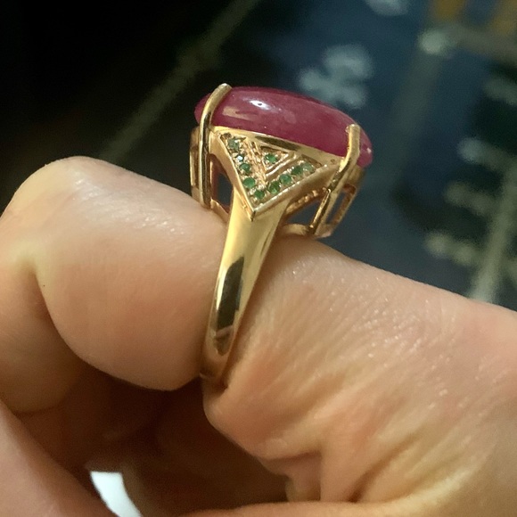 NEW ♥️ Gold Plated Cabochon Ruby Ring - Picture 4 of 7